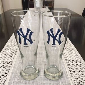 New York Yankees 16oz. Pilsner Beer Glasses